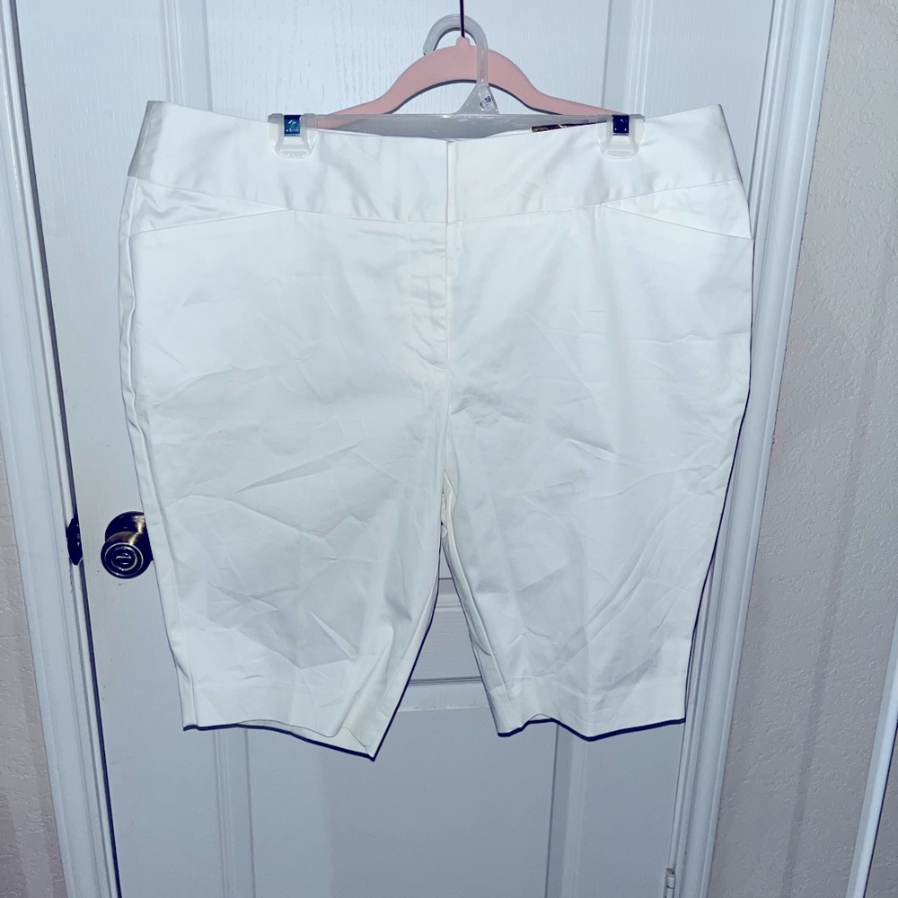 Worthington modern fit Bermuda shorts 16